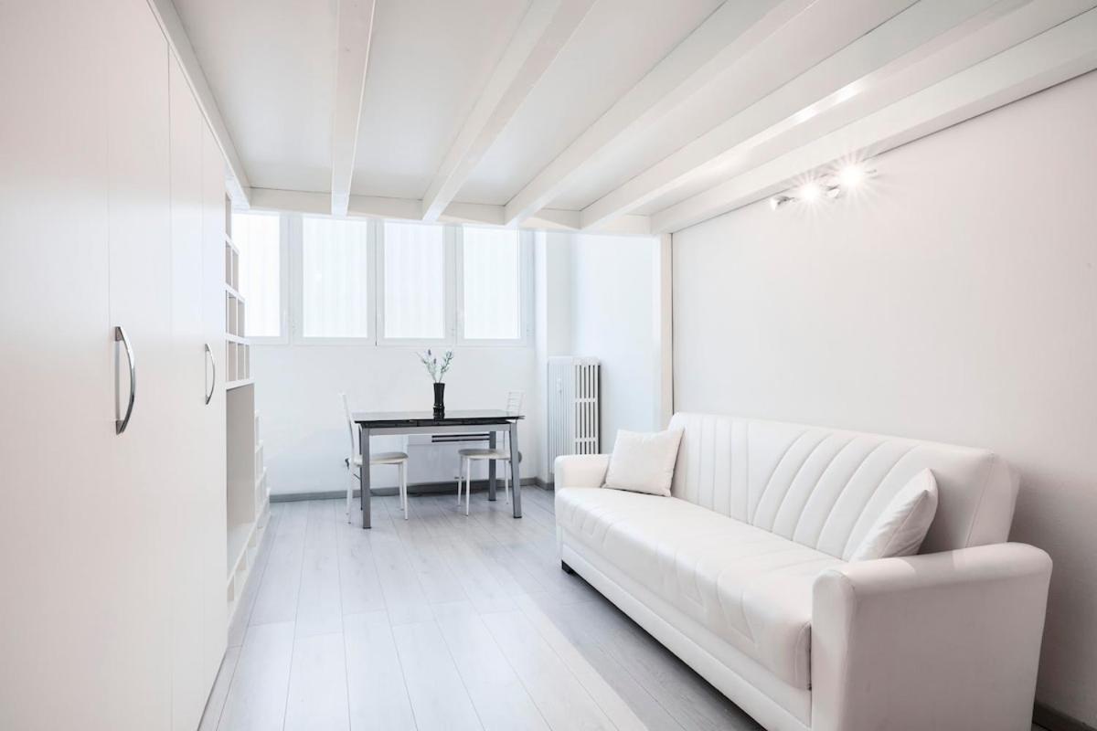 Modern Loft In Milan'S Heart Apartment ภายนอก รูปภาพ